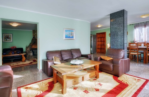 Valtura Villa | Villa con gran jardín y gran piscina cerca de Pula JULIO / AGOSTO 20% DE DESCUENTO