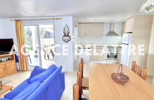 Peñíscola Chalet De Esquí | Villa con piscina privada, barbacoa, salón de verano con pérgola, 6 dormitorios, aire acondicionado.