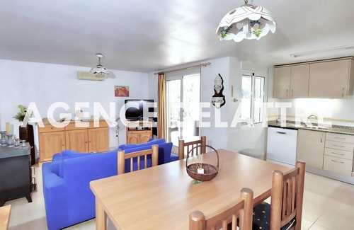 Peñíscola Chalet De Esquí | Villa con piscina privada, barbacoa, salón de verano con pérgola, 6 dormitorios, aire acondicionado.