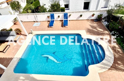 Peñíscola Chalet De Esquí | Villa con piscina privada, barbacoa, salón de verano con pérgola, 6 dormitorios, aire acondicionado.