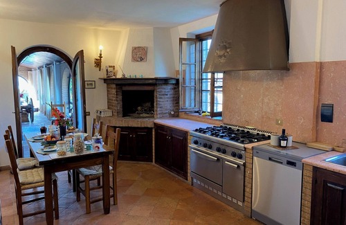 Montecolognola Villa | Villa with fantastic lake views and large pool near Tuscany
