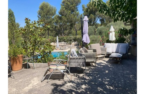 Roquefort-la-Bedoule Villa | Large pool villa near Cassis - 6 people