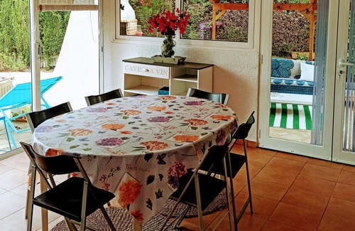 Les Tres Cales Chalet De Esquí | VILLA LOLA, PISCINA PRIVADA,WIFI,A/C, SÁBANAS, TOALLAS,MASCOTAS,BBQ,sin cargo.