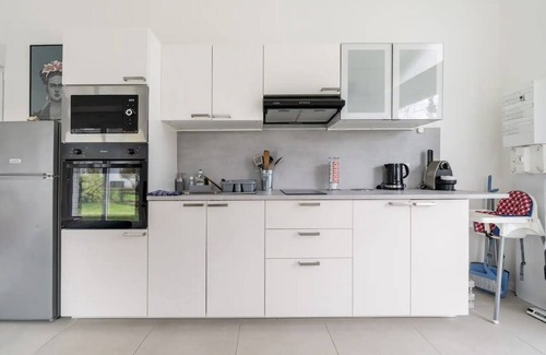 Halluin Casa | Villa with garden and private parking