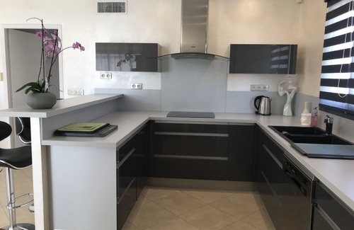 Le Grau-dʼAgde Villa | Villa con piscina climatizada y jacuzzi a 3 minutos andando de la playa.
