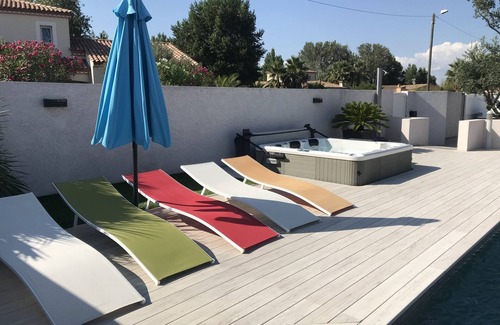 Le Grau-dʼAgde Villa | Villa con piscina climatizada y jacuzzi a 3 minutos andando de la playa.