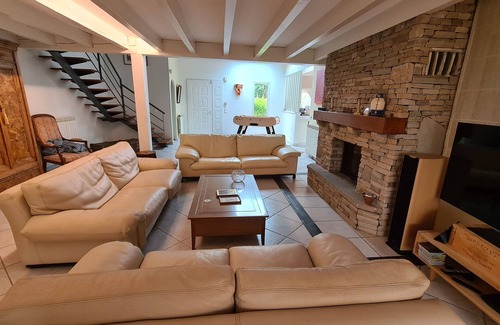 Ondres Villa | Large villa with swimming pool, 1500 m from the beach