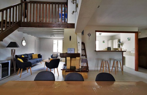 Grillon Casa | Villa de 134m2, con piscina y jardín de 1300m2.
