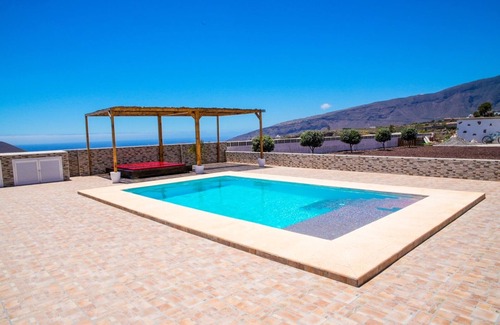 Arafo Villa | villa con piscina climatizada cerca de la playa fantásticas vistas