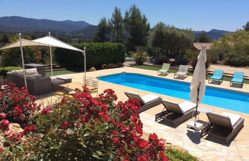 La Cadiere-d'Azur Villa | Villa con servicios de alta calidad, cerca del mar, piscina climatizada.