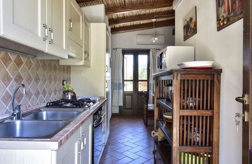 Santa Maria Navarrese Villa | Villino con giardino esclusivo a 200mt dalla spiaggia. Vista mare e montagna.