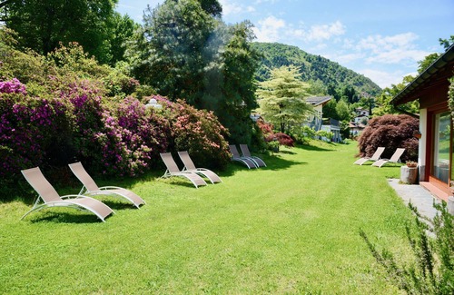 Bellagio Villa | Hermosa vista al lago, gran jardín privado y estacionamiento gratuito.