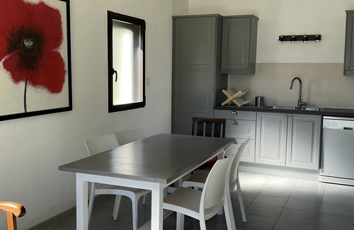 Fouesnant Villa | Villa with large enclosed garden 150m from the beach.