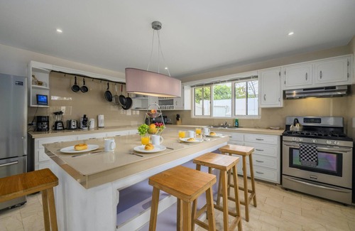 Tamarijn Villa | Villa with Modern Decor 3BR 2BA w/ Large Pool