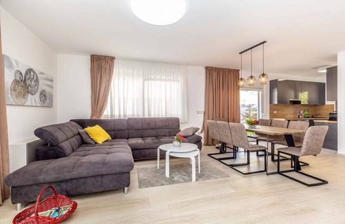 Linardici Villa | Casa vacacional con piscina moderna