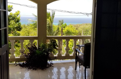 Silver Sands Casa | TODO INCLUIDO Villa con vistas panorámicas al mar ubicada cerca de las hermosas arenas plateadas