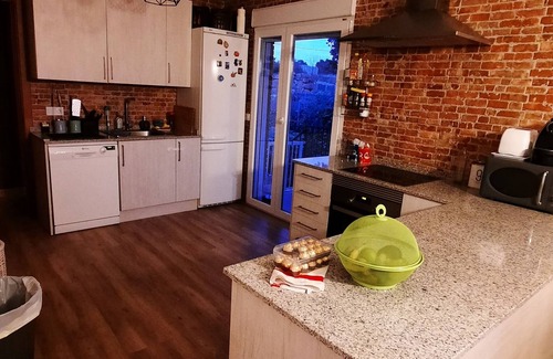 El Tiemblo Chalet De Esquí | Chalet con piscina y BBQ para 10 personas
