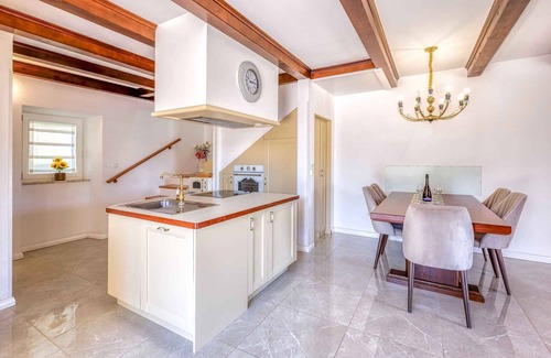 Nenadici Villa | Casa vacacional con piscina y jardin