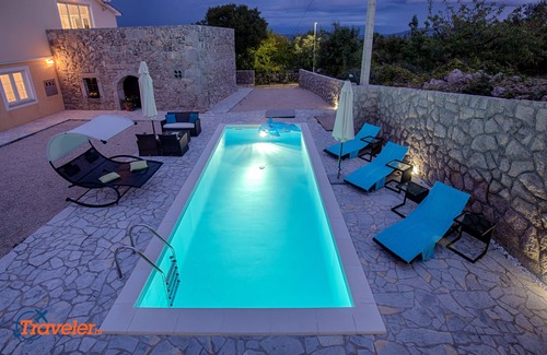 Vrh Villa | Villa de lujo con piscina, terraza, parque infantil y jardín
