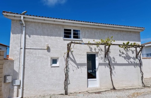 Les Mathes Villa | Villa with pool for 14 people, 5 km from beaches.