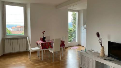 Meina Apartamento | Villa with Pool&Garden 8