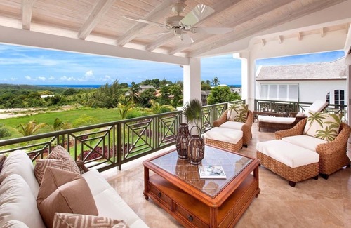 Merlin Bay Villa | Royal Westmoreland - Coral Blu: brillante y moderno