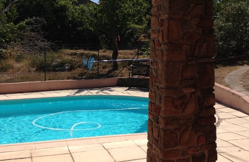 Sari-Solenzara Casa | Villa con piscina en el centro del típico pueblo de Sari