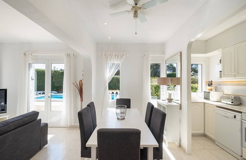 Es Canutells Casa | Alquiler- Chalet con piscina al lado de la playa, Es Canutells, Menorca