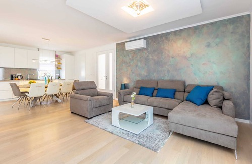 Milovcici Villa | Villa with pool, whirlpool, beach, quiet location - TRAVELER Reiseburo Krk - ID 2374