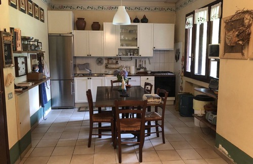 Vergiate Casa | Villa con piscina, gran parque y el bosque