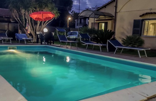 Villaggio Coppola Villa | Villa con jardín y piscina privada, no lejos del mar.