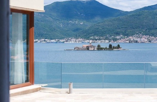 Radovici Casa | Villa with private beach first line