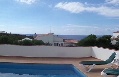 Es Canutells Villa | Villa con piscina privada, suite principal y vista al mar.