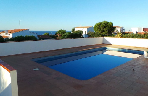 Es Canutells Villa | Villa con piscina privada, suite principal y vista al mar.