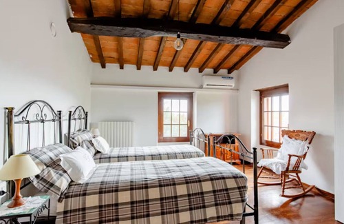 Montecalvo Versiggia Otro | Villa entre viñedos con piscina – Ideal para familias y amantes del vino