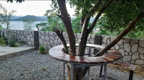 Mataas Na Kahoy Villa | Villa with Private Pool Overlooking Taal Lake