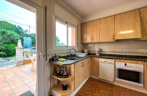 Tordera Chalet De Esquí | Villa con piscina privada, wifi, barbacoa, zona de comedor exterior. capacidad 9 pax. Vivalidays Gala.