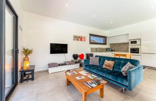 Cabannes Villa | Villa 'Avec Piscine Privée' con piscina privada, Wi-Fi y aire acondicionado