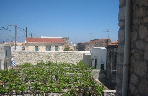 Prines Villa | Villa con piscina privada, jardín y barbacoa en el tranquilo pueblo cretense a las afueras de la ciudad