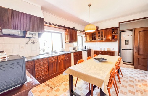 Corroios Villa | Villa con piscina privada y encantador jardín | playa 5 mins | Lisboa 20 mins