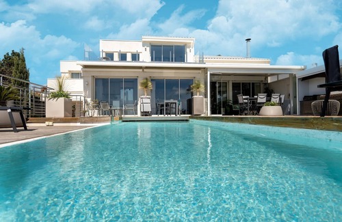 Meze Villa | Chalet con piscina privada y vistas a la laguna