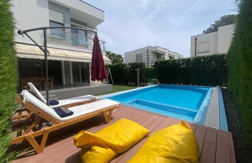 Ishem Villa | Villa with private pool