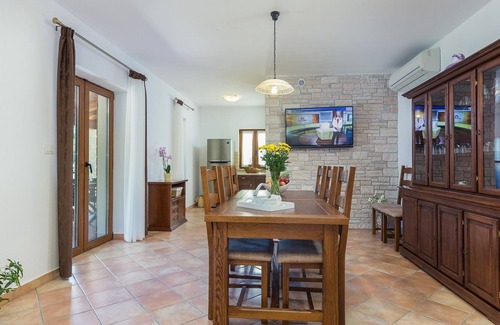 Heki Cabina | Atractiva casa de campo en Istria con piscina privada