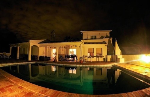 Benatrite Villa | Bonito chalet con piscina privada, terraza, jardín y parque infantil