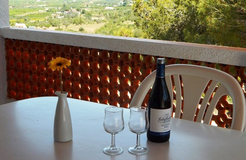 Orba Villa | Villa con piscina privada, terraza y porche con vistas al mar.