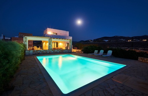 Parasporos Villa | Parasporos Paradise Villa, villa de lujo tranquila, piscina privada, a pie de playa