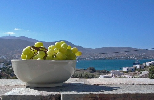 Krotiri Casa | Casa de lujo con vistas a la bahía de Parikia y piscina, playa a poca distancia