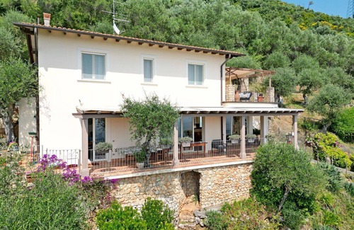 Pietrasanta Villa | Villa en Pietrasanta con 3 habitaciones, capacidad 6