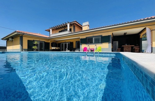 Seixal Casa | VILLA WITH SWIMMING POOL seixal