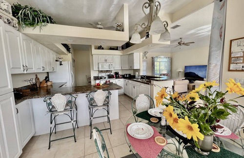 Broadmoor Villa | Villa with swimming pool & spa - Poolside Grill, Family-friendly, Water-view